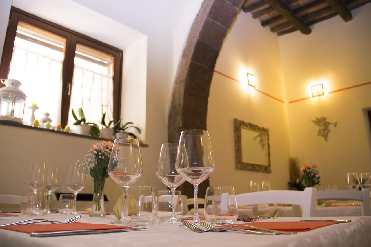 Il Borgo Ristorante Pizzeria Camere Аквапенденте Экстерьер фото